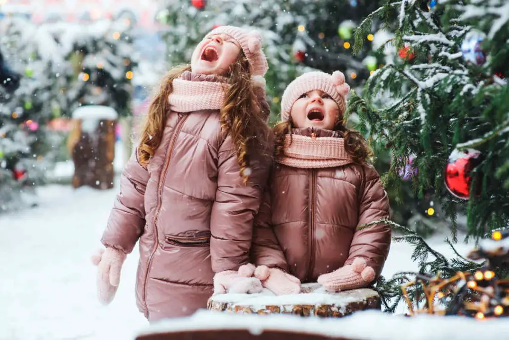 How to make winter holidays fun as a single parent